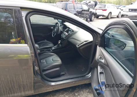 2016 Ford Focus Titanium из США, поврежденный, VIN 1FADP3N28GL239559